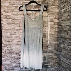 Raya Sun Gray and White Midi Dress